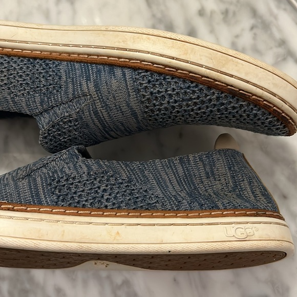 UGG slip-on loafers. Size 9. Engineered knit upper with Round toe design - Picture 10 of 11